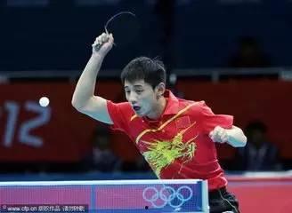 乒乓球队队员吃瓜视频,揭秘队员吃瓜幕后趣事